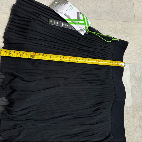 New with tags Kyodan Black Pleated Skirt mini active with shirts under style - Picture 5 of 6